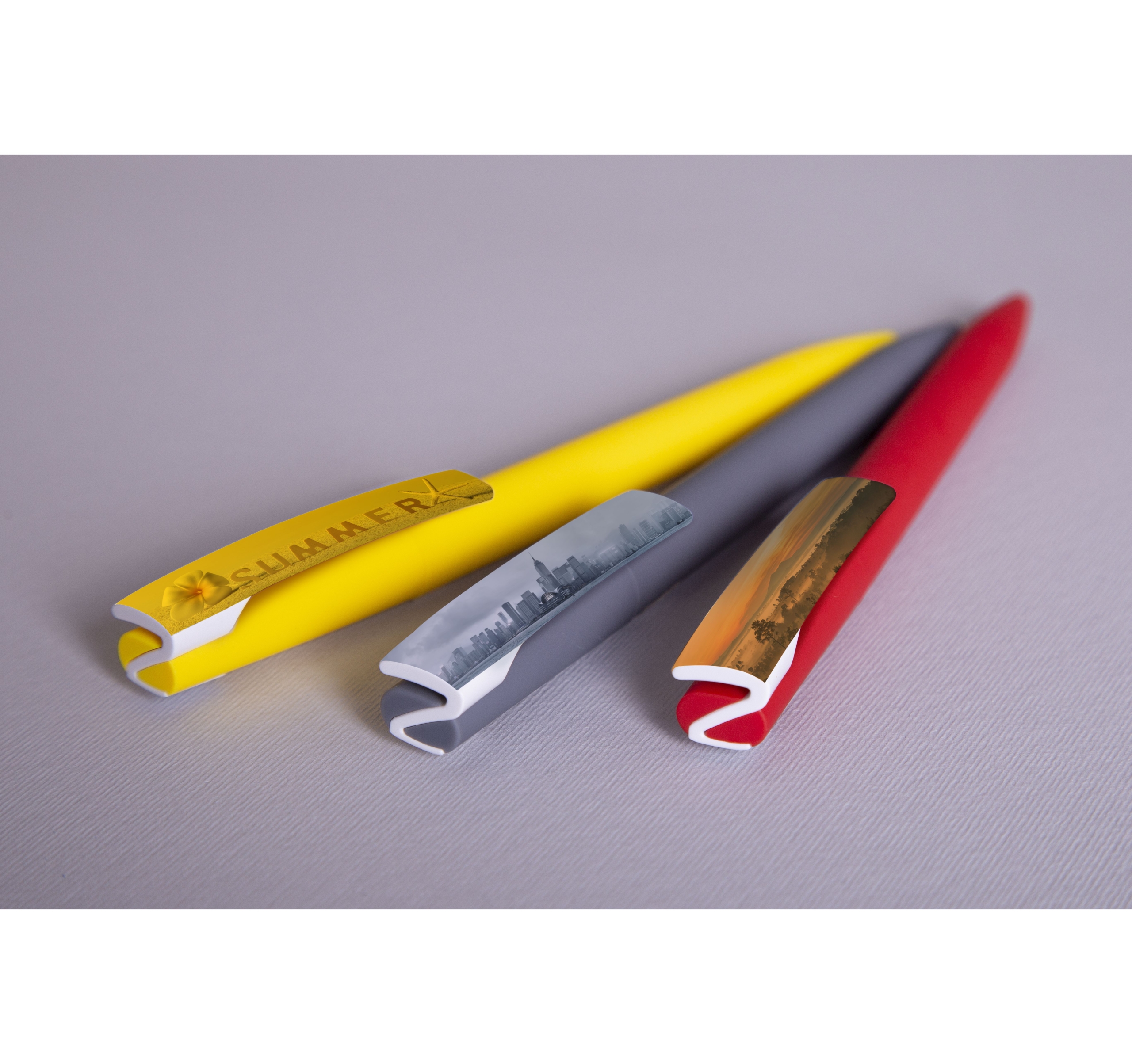 Пластикова ручка T-1015