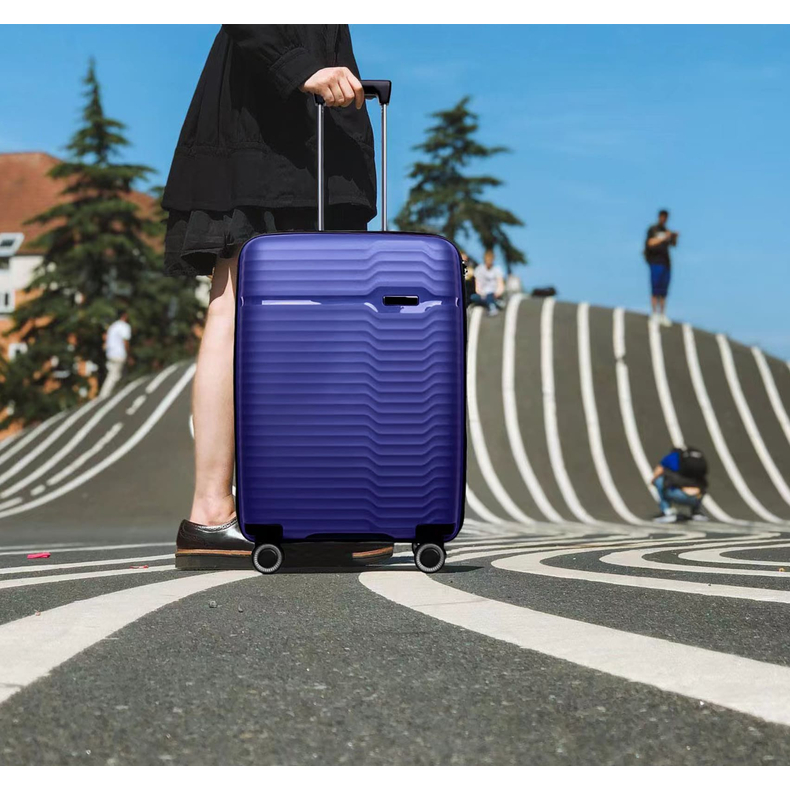 Валіза середня T-1304