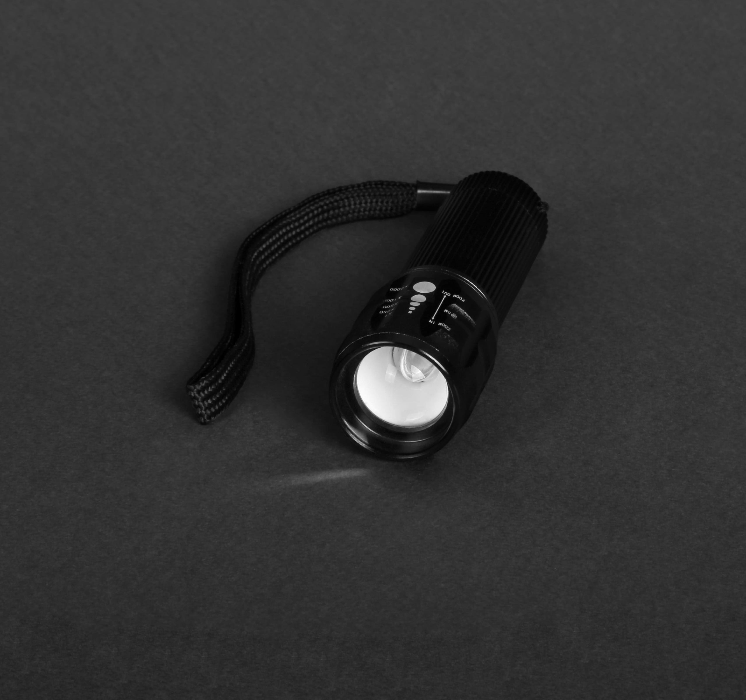 Ліхтар ручний T-9203