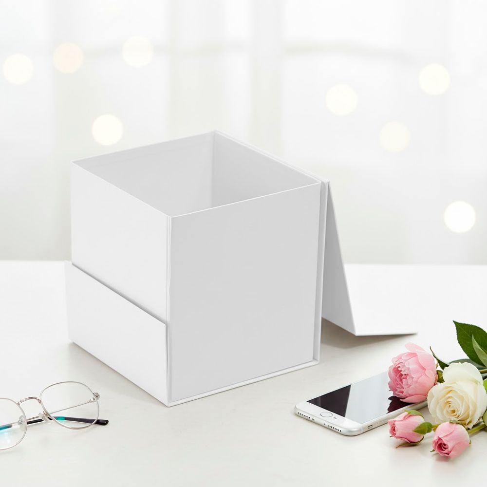 Подарункова коробка 21х21см B-120130113L