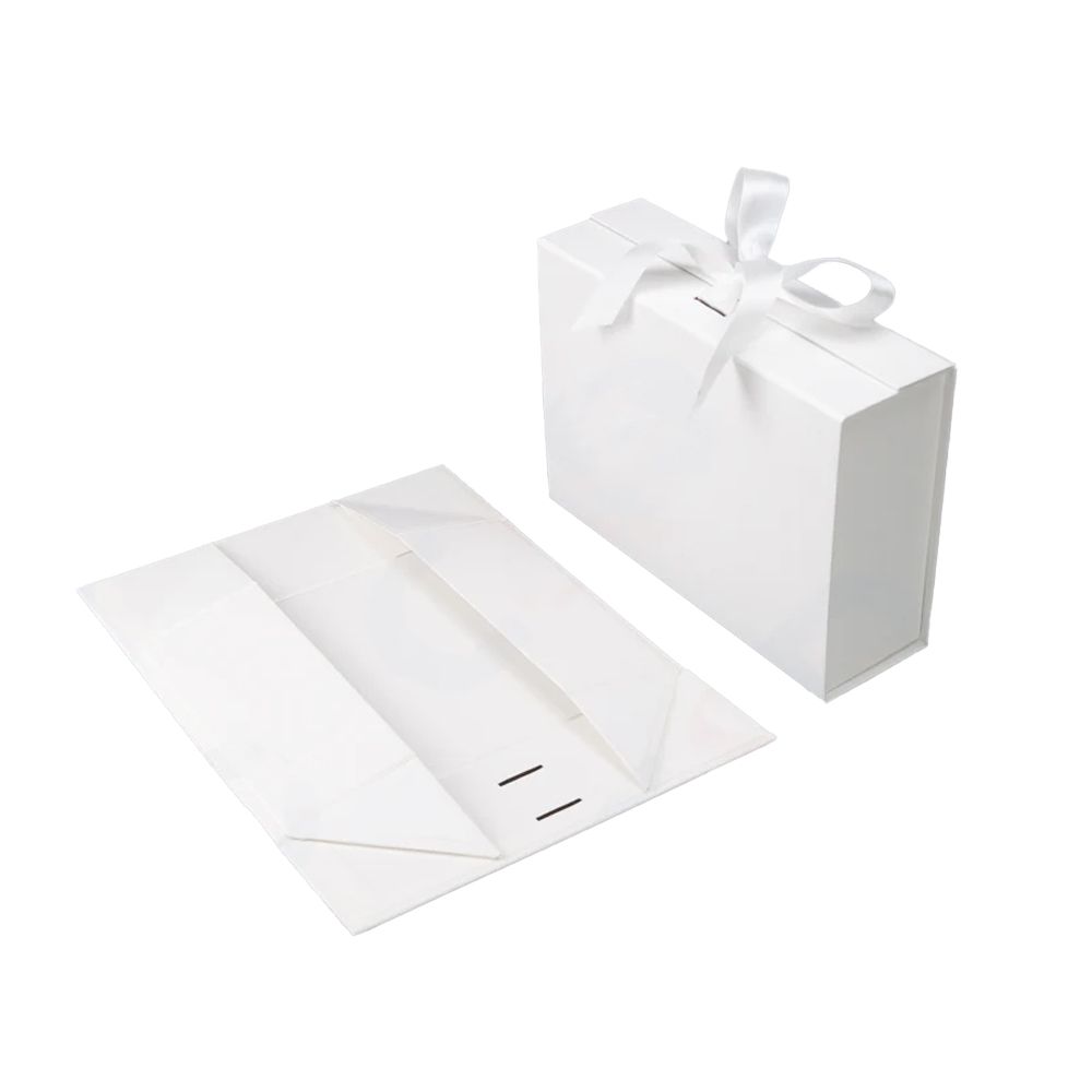 Подарункова коробка 24 х 18 см B-120130213S