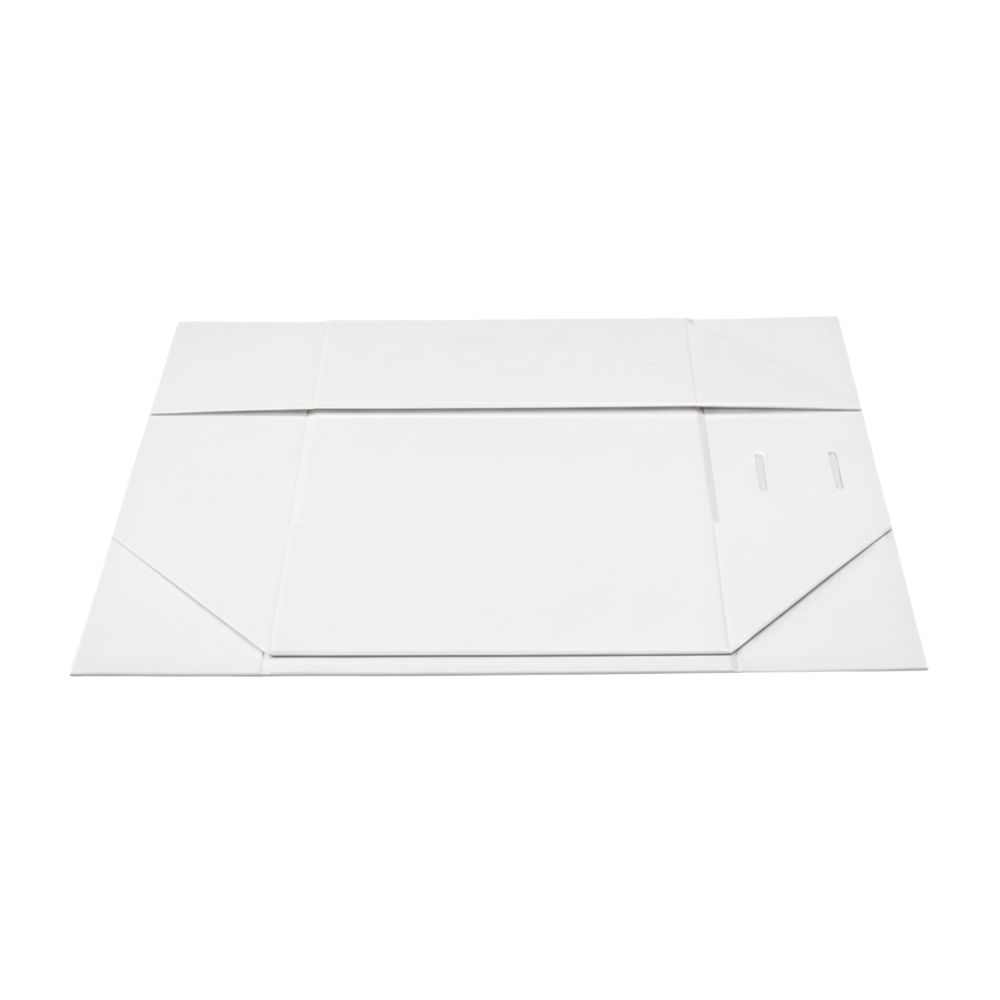 Подарункова коробка 24 х 18 см B-120130213S